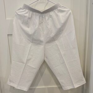 BonWorth White Women's Bermudas